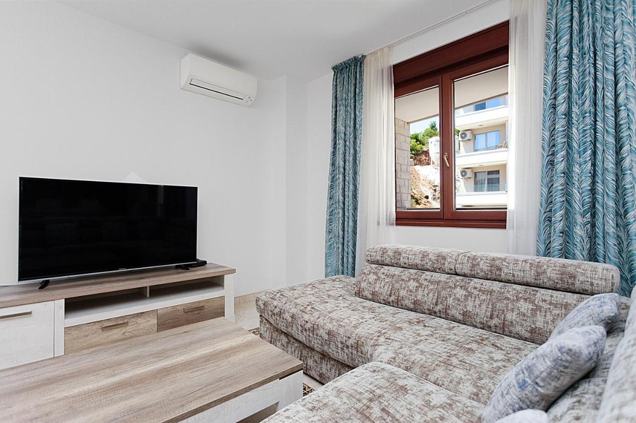 Three Bedroom Spacious Apartment Anatolia 布德瓦 外观 照片